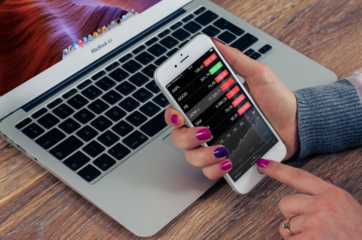 3 applications gratuites pour apprendre la bourse