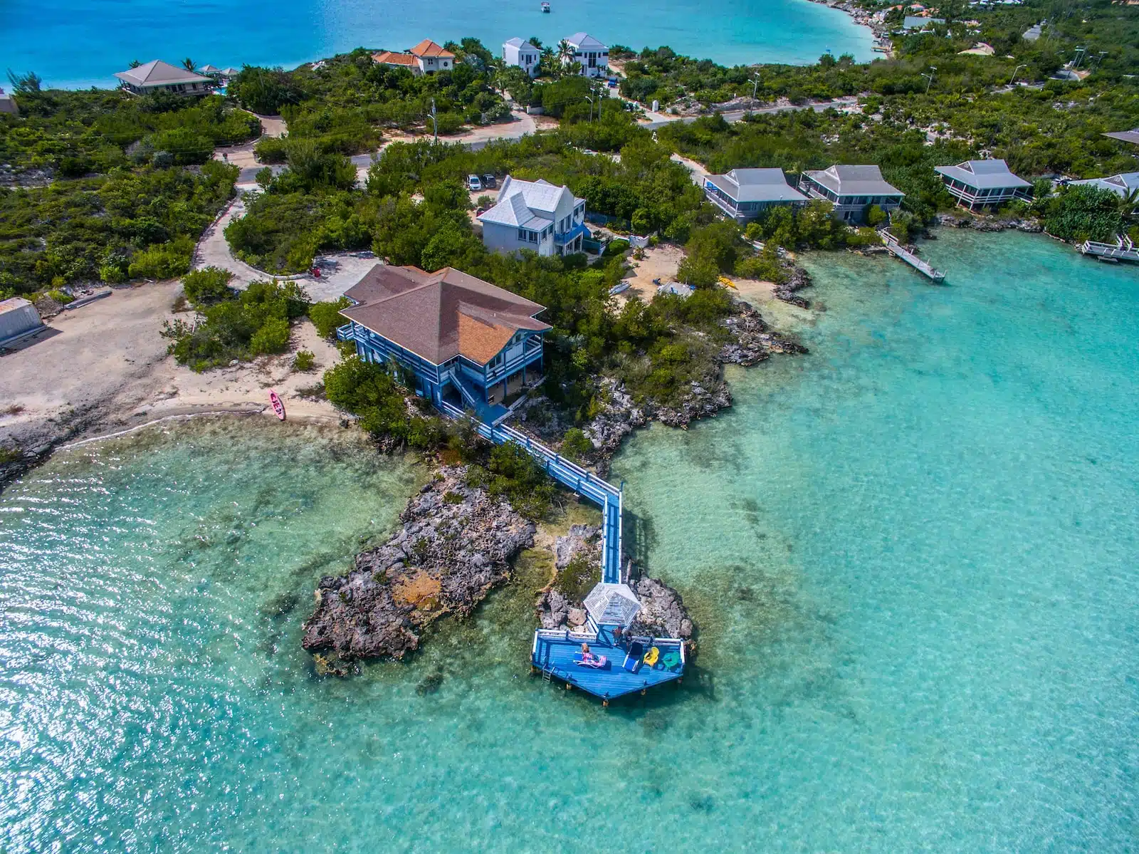 Investir dans l'immobilier : acheter pour louer ou louer pour les vacances ?