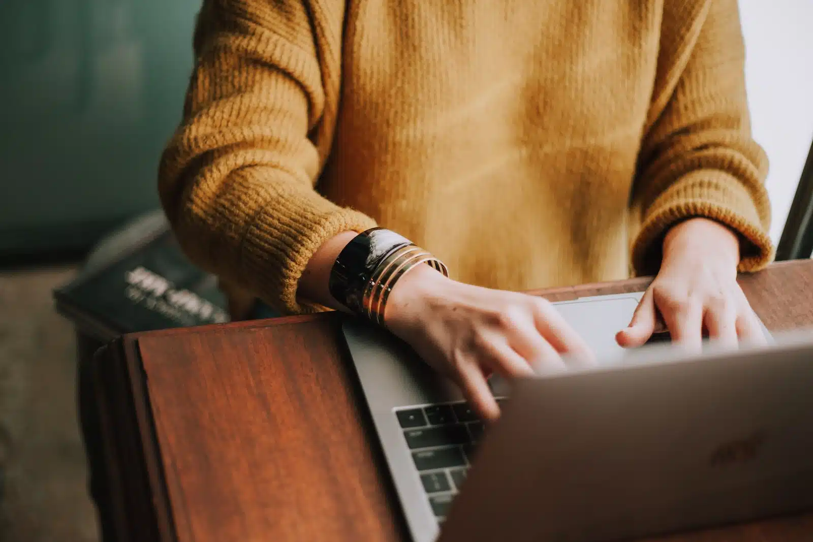 Comment utiliser la technologie pour améliorer le travail à domicile
