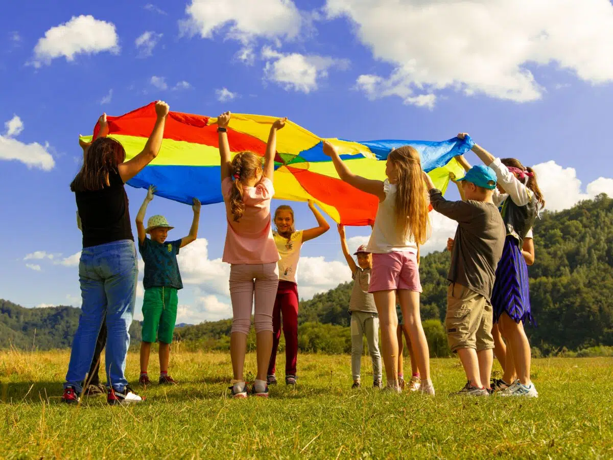 qu’il faut savoir sur les colonies de vacances pour ados Approche libre